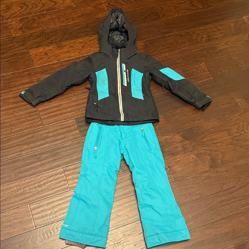 Obermeyer Black and Teal Ski Jacket with Matching Pants